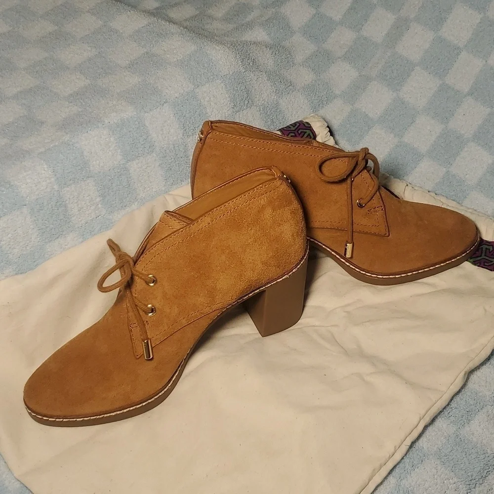 New Tory Burch ‘Hilary’ Suede Tan Brown Suede Ankle Booties Boots Size 8
